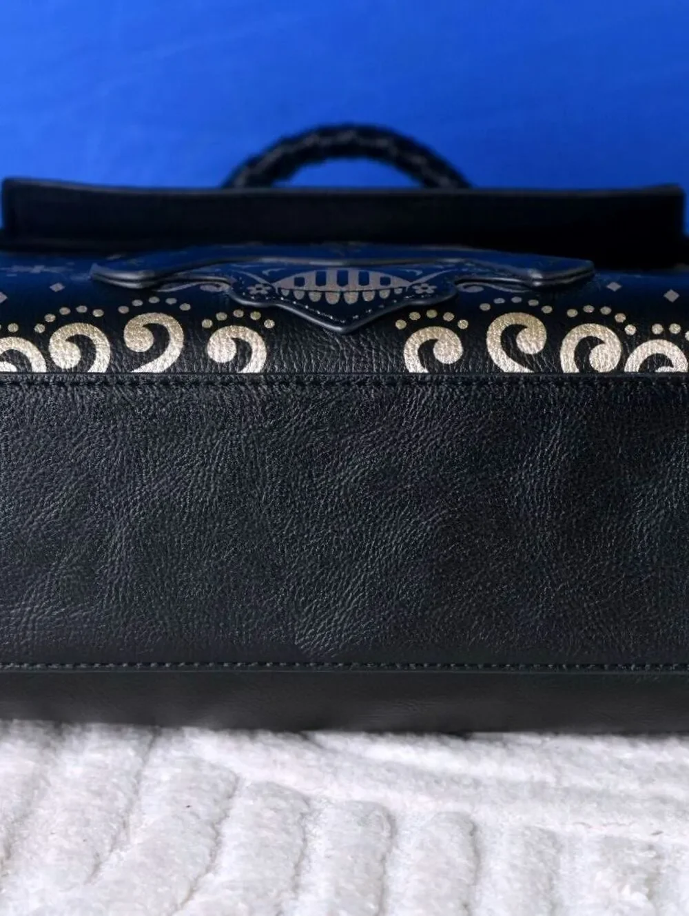 Star Wars Darth Vader Gold Detailed Handbag - Pre-Owned!